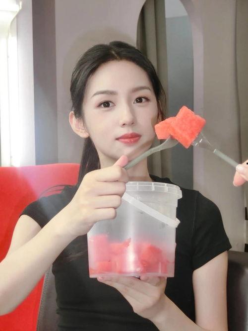 娱乐吃瓜酱周寻,揭秘娱乐圈背后的那些事儿  第3张