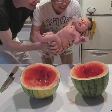 石榴男孩和奶奶娱乐吃瓜,石榴男孩与奶奶的欢乐吃瓜时光 第3张 石榴男孩和奶奶娱乐吃瓜,石榴男孩与奶奶的欢乐吃瓜时光 第3张